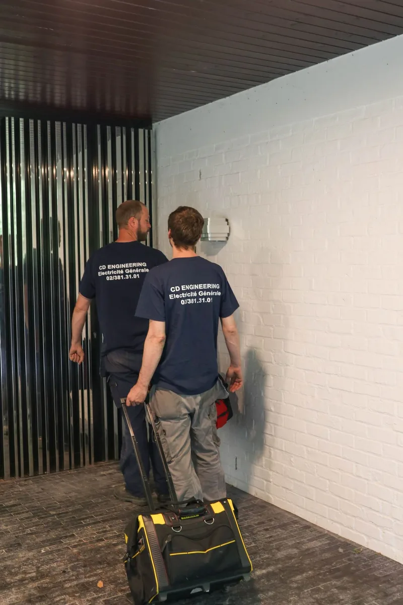 Installation d'une applique murale
